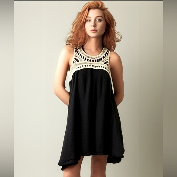 Vasana Dresses & Skirts - VASNA SIZE M BLACK‎ CROCHET MID DRESS SUMMER FALL GUC